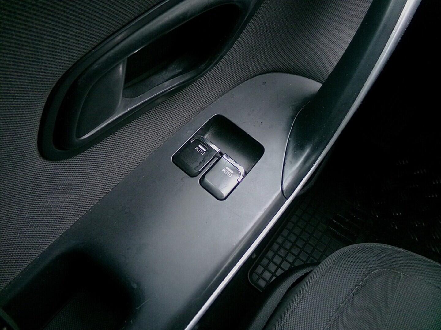 O419V07962_21.webp_CEED  1.4 G4LC 73 kW manuál, DPH