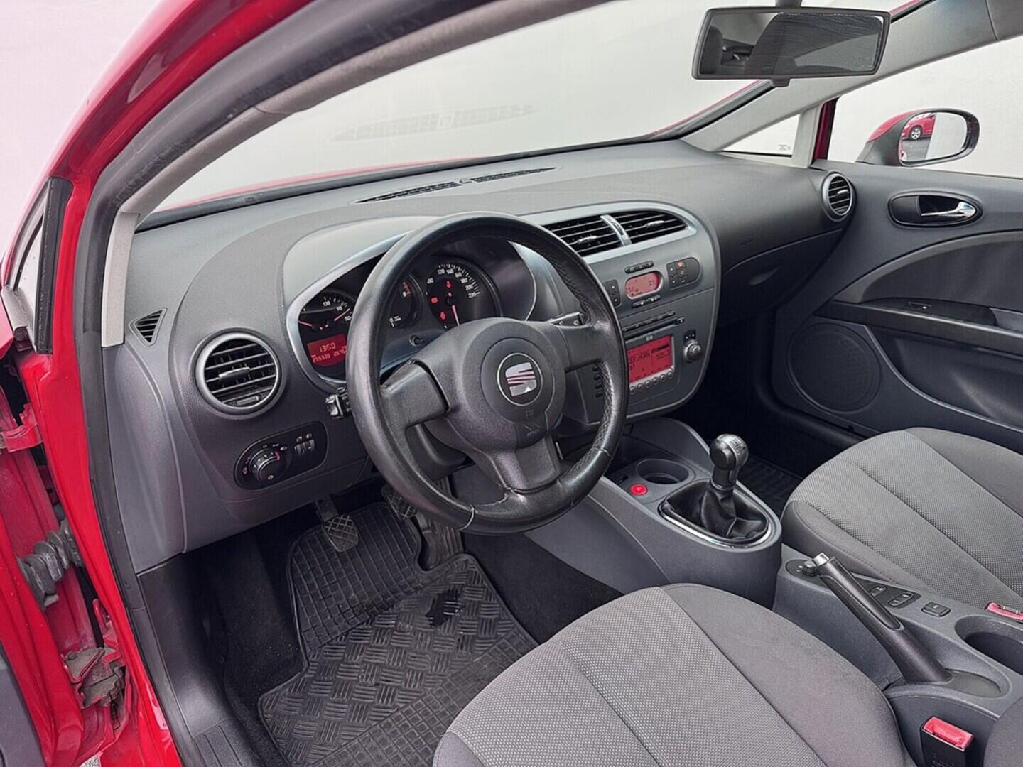 O419V07963_19.webp_LEON Stylance 1.6 TSI 75 kW manuál