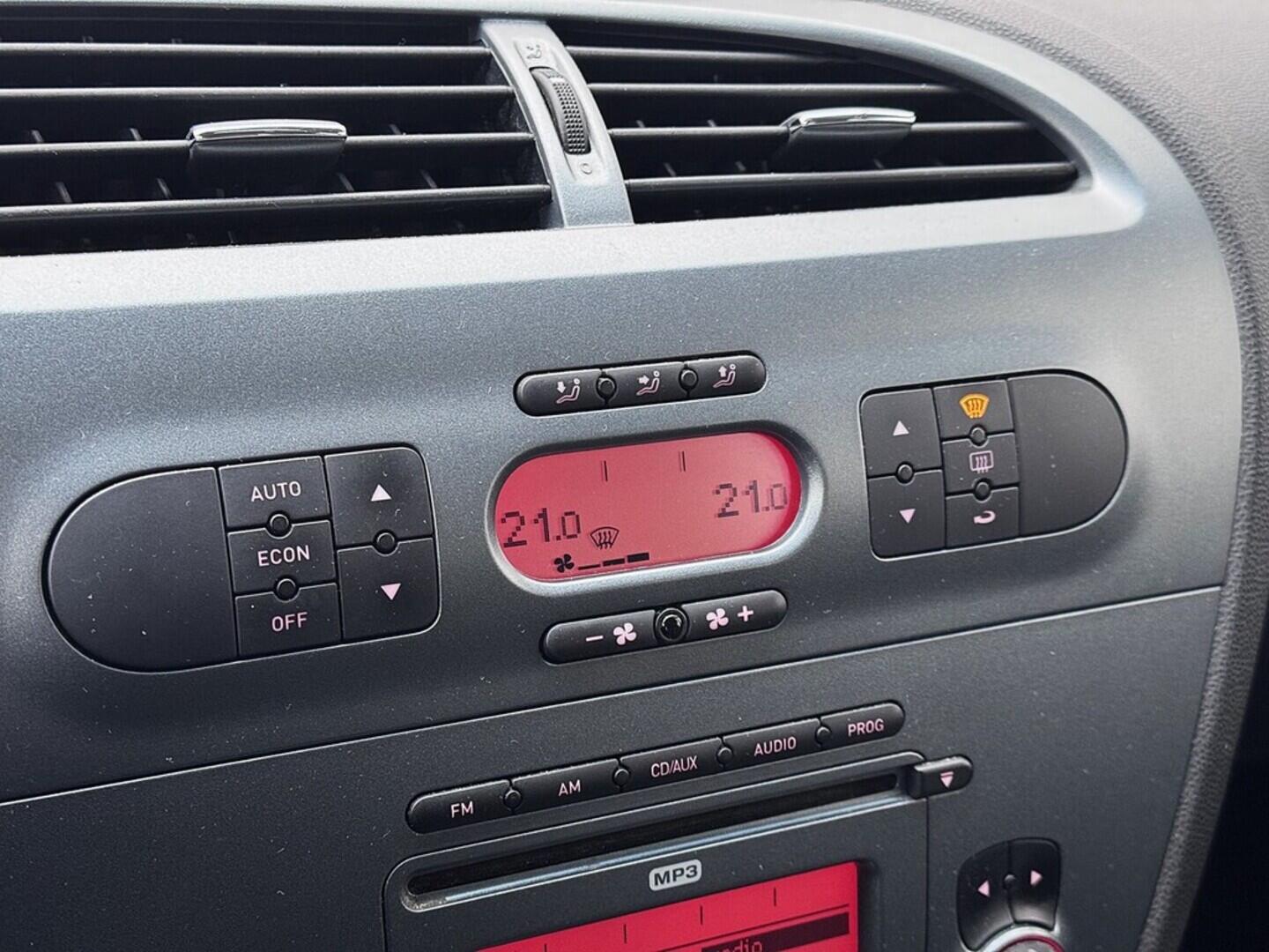 O419V07963_25.webp_LEON Stylance 1.6 TSI 75 kW manuál