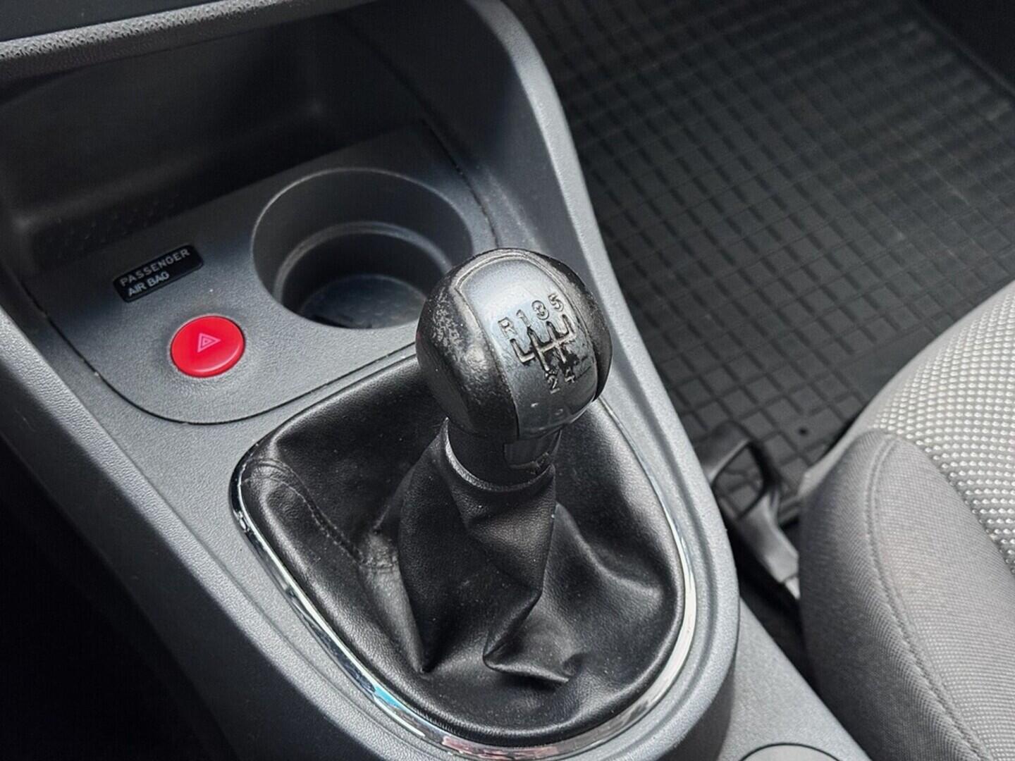 O419V07963_27.webp_LEON Stylance 1.6 TSI 75 kW manuál