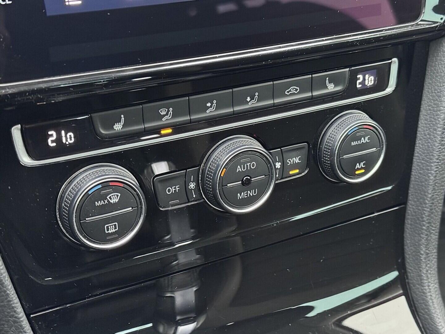 O419V07964_31.webp_GOLF Highline 2.0 TDI 110 kW automat, DPH