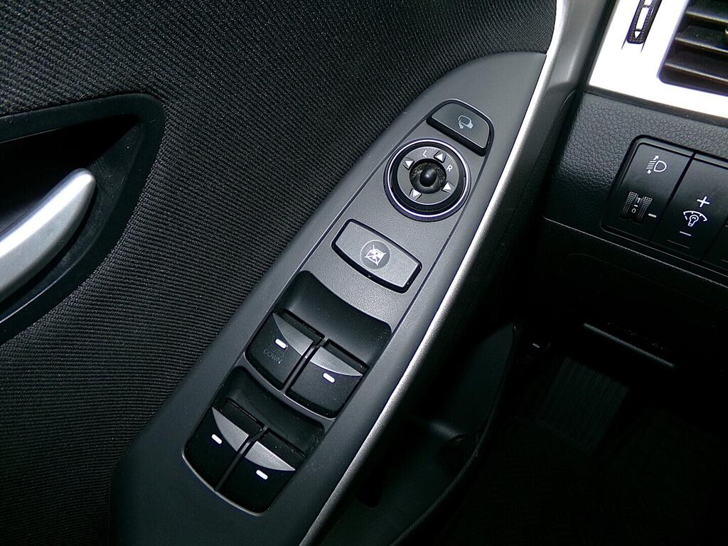 O419V07966_21.webp_I30  1.6 TGDI 88 kW manuál