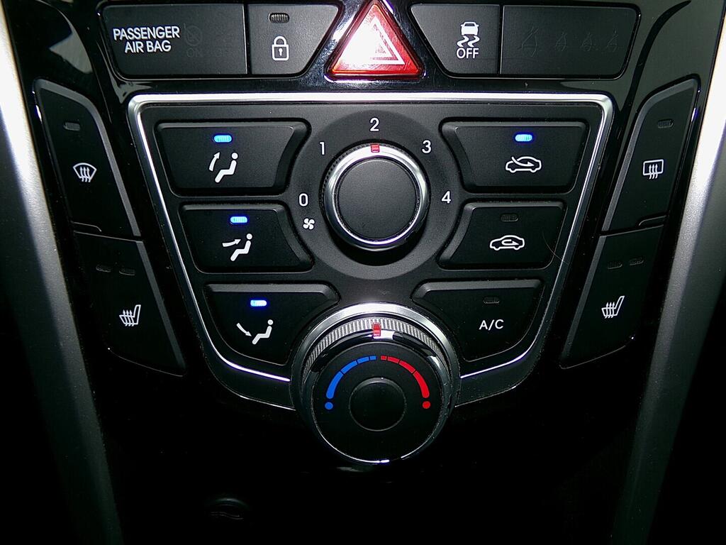 O419V07966_29.webp_I30  1.6 TGDI 88 kW manuál