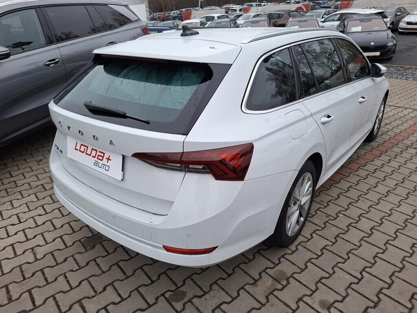 O419V07969_11.webp_OCTAVIA Style 1.5 TSI 110 kW manuál, DPH