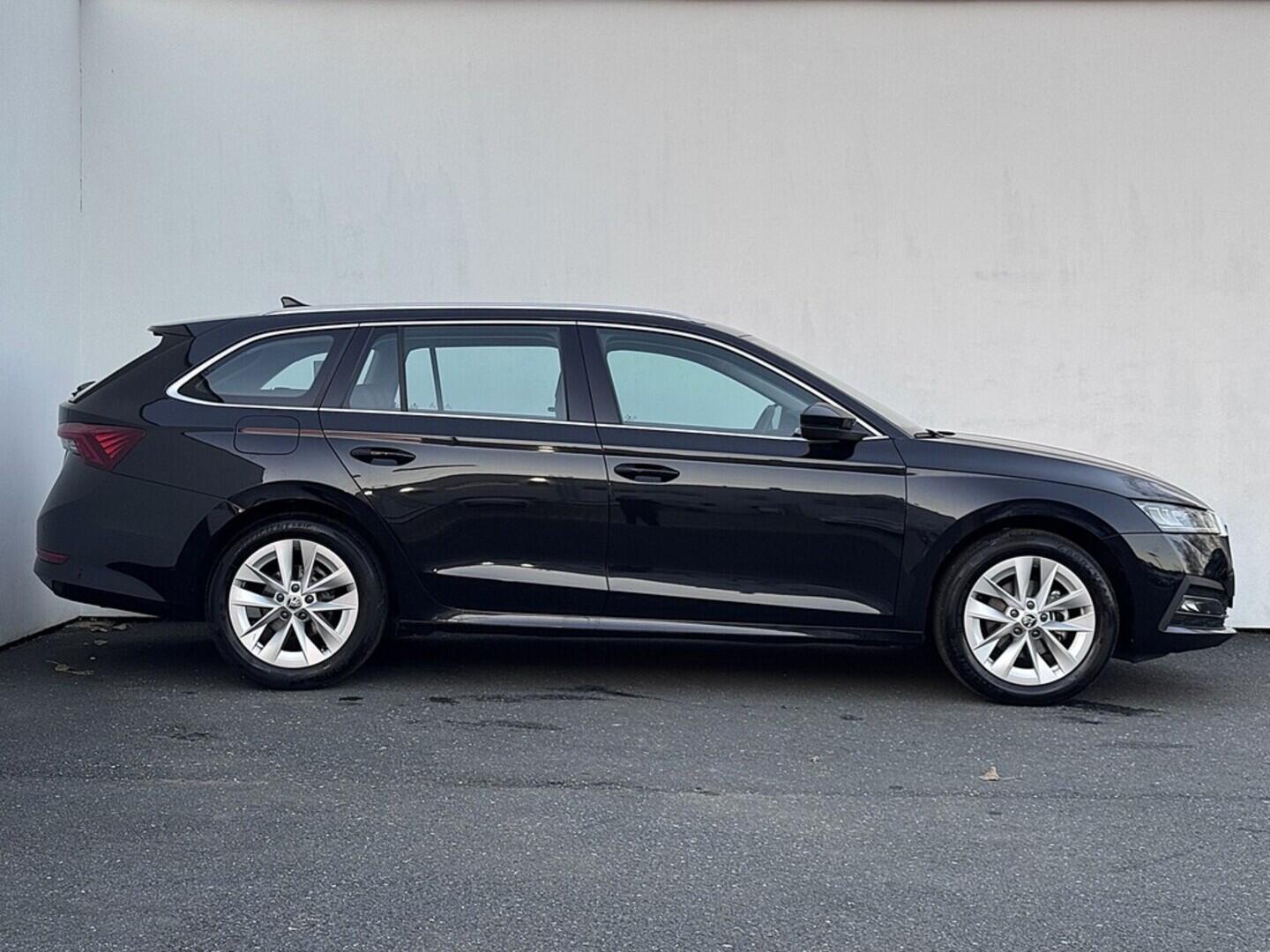 O419V07970_16.webp_OCTAVIA Style 1.5 TSI 110 kW manuál, DPH