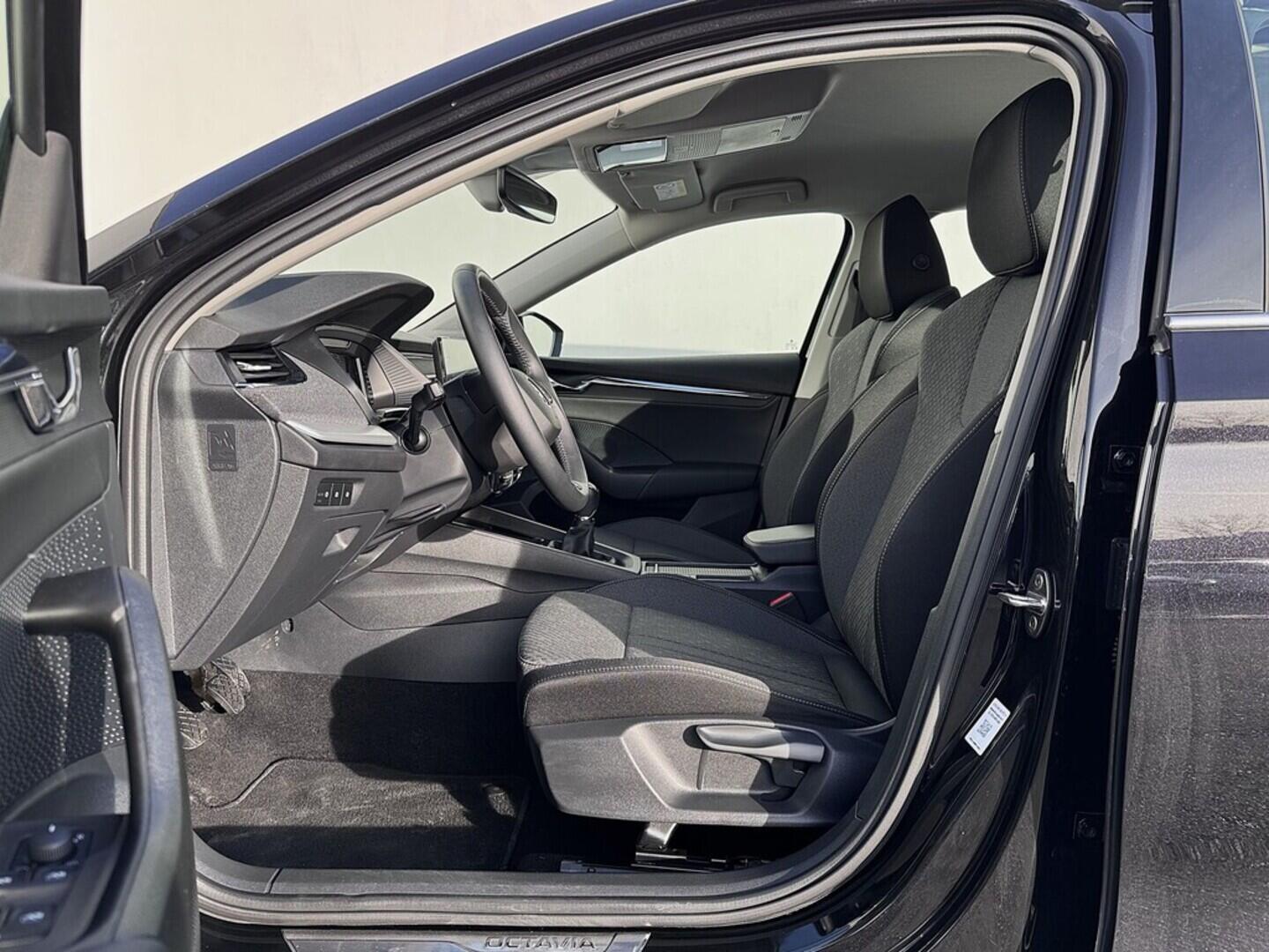 O419V07970_20.webp_OCTAVIA Style 1.5 TSI 110 kW manuál, DPH