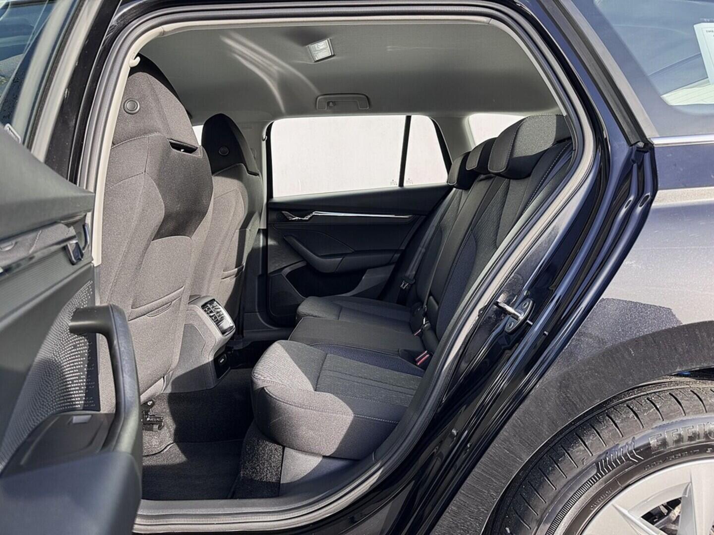 O419V07970_31.webp_OCTAVIA Style 1.5 TSI 110 kW manuál, DPH