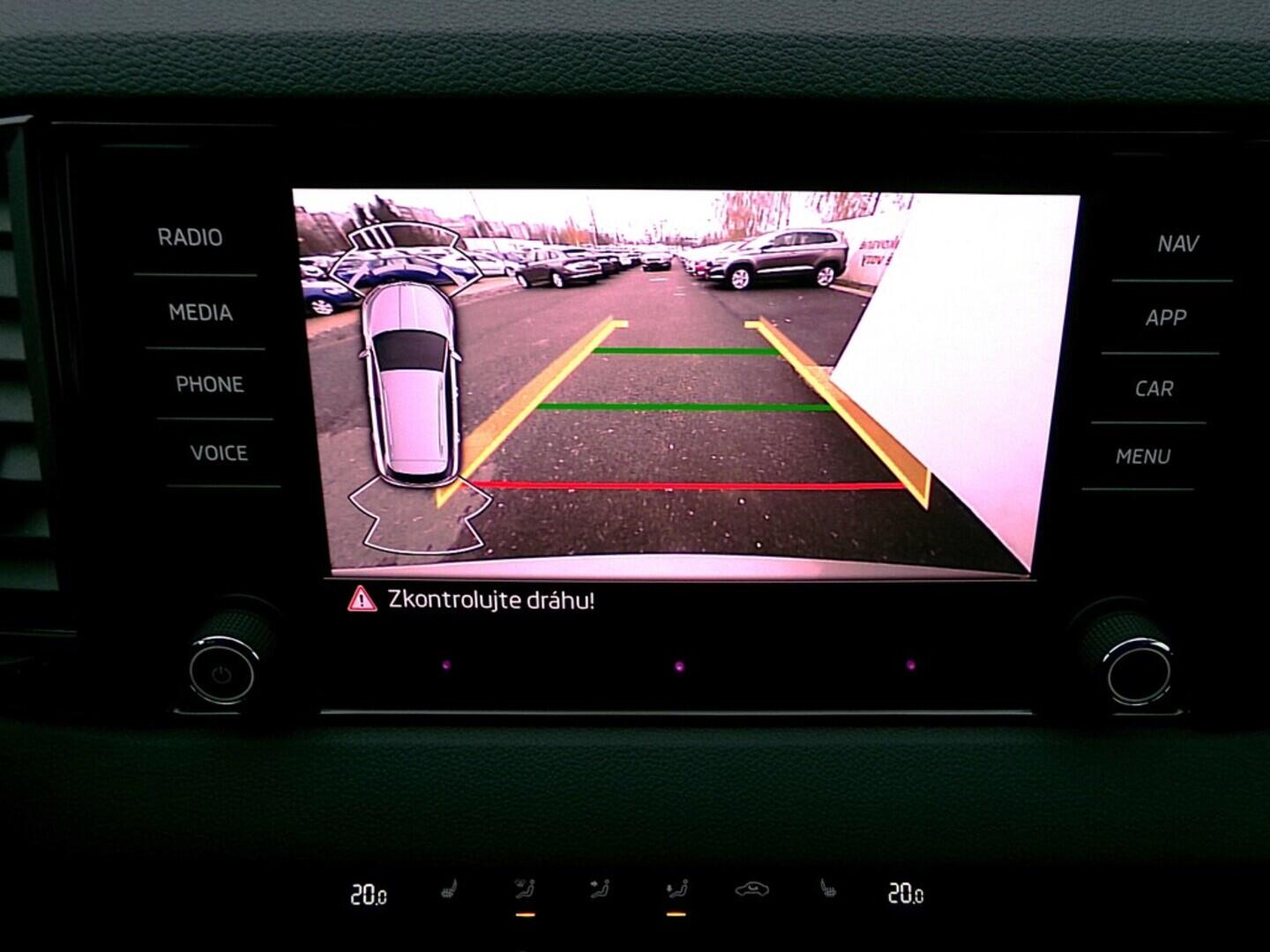 O419V07971_30.webp_KAROQ Selection 1.5 TSI 110 kW automat, DPH