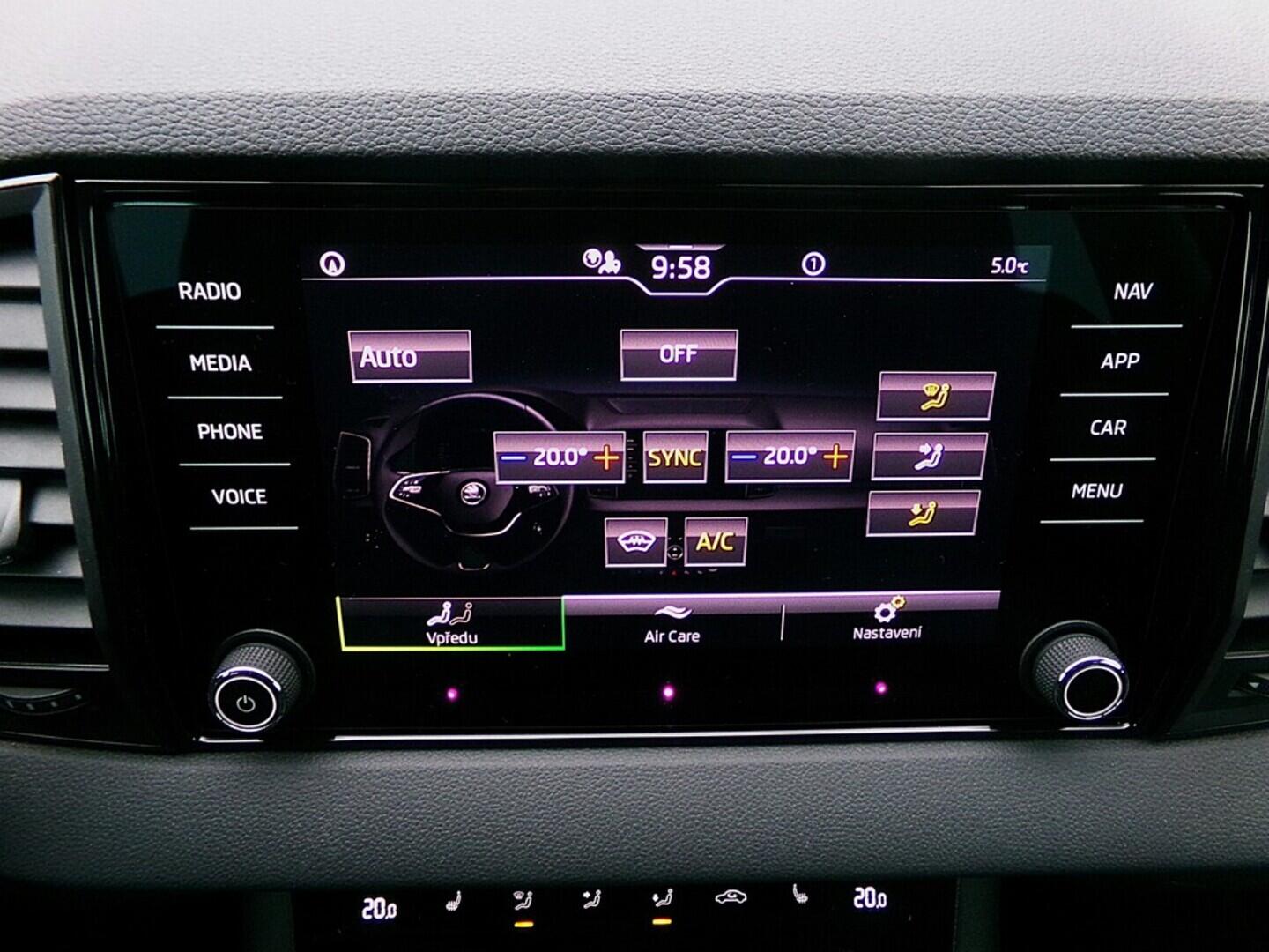 O419V07971_31.webp_KAROQ Selection 1.5 TSI 110 kW automat, DPH