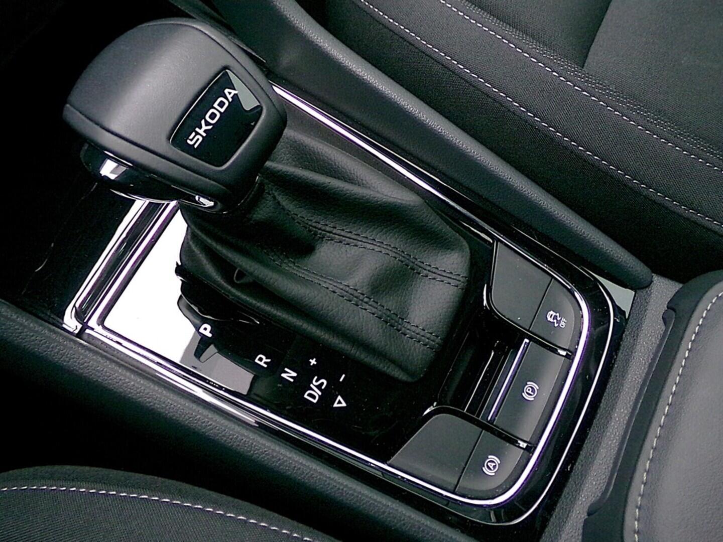 O419V07971_33.webp_KAROQ Selection 1.5 TSI 110 kW automat, DPH