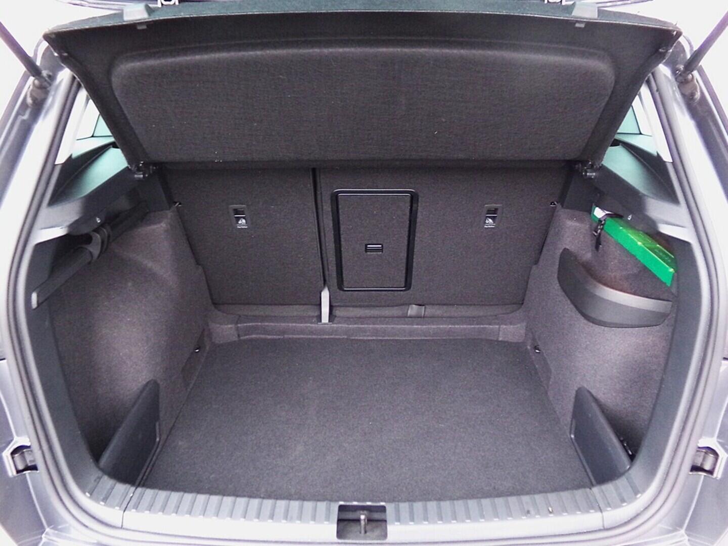 O419V07971_35.webp_KAROQ Selection 1.5 TSI 110 kW automat, DPH