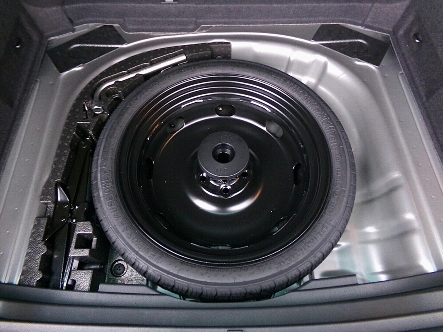 O419V07971_38.webp_KAROQ Selection 1.5 TSI 110 kW automat, DPH