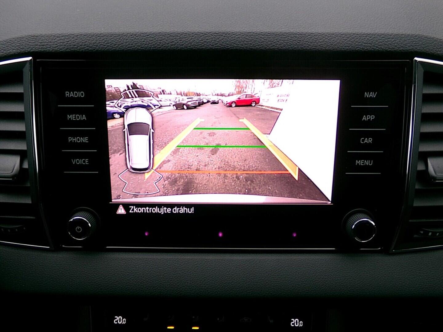 O419V07972_30.webp_KAROQ Selection 1.5 TSI 110 kW automat, DPH