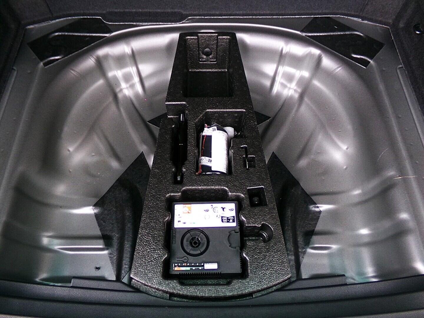 O419V07972_37.webp_KAROQ Selection 1.5 TSI 110 kW automat, DPH