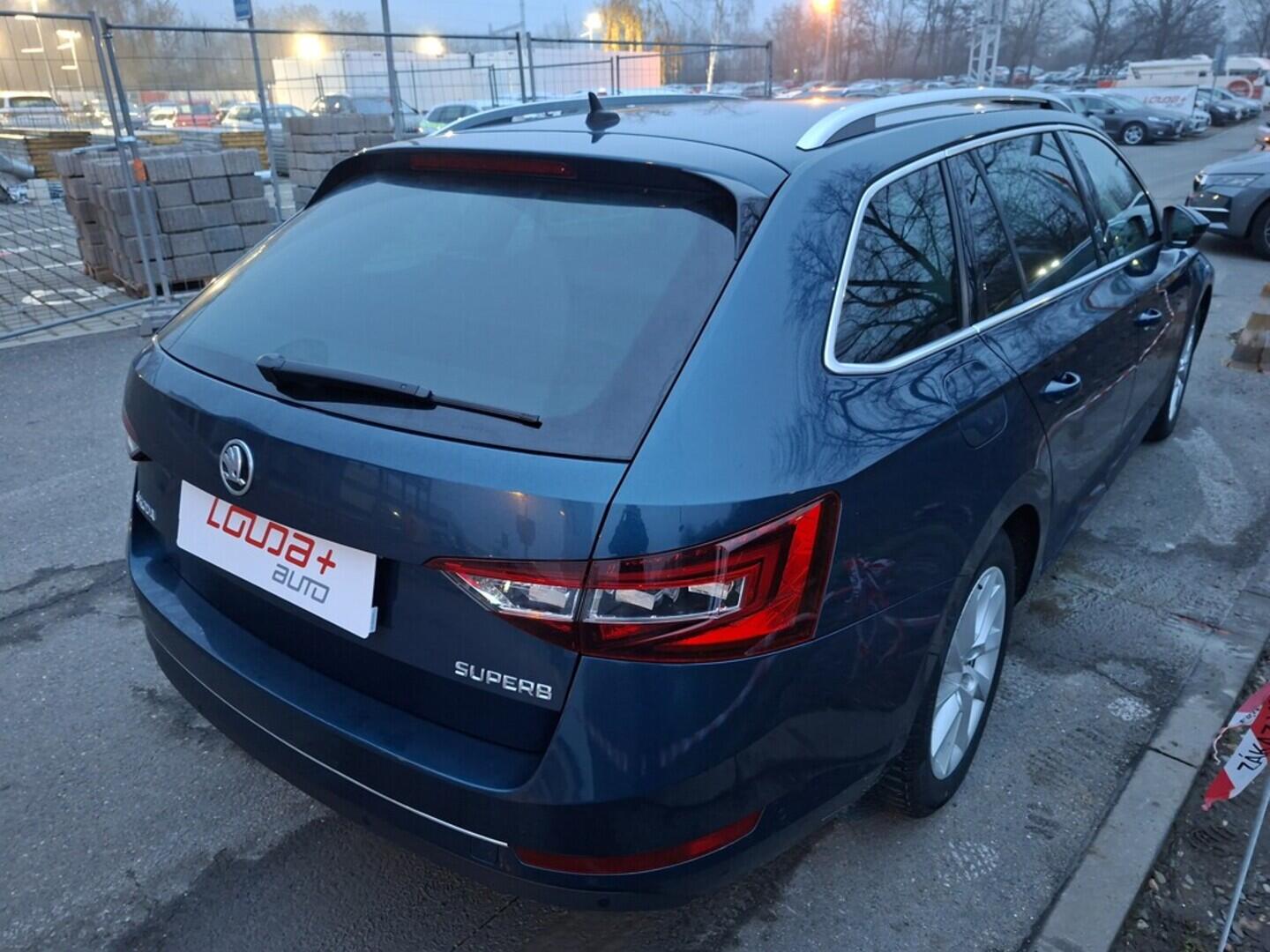 O419V07980_11.webp_SUPERB Style 1.6 TDI 88 kW automat