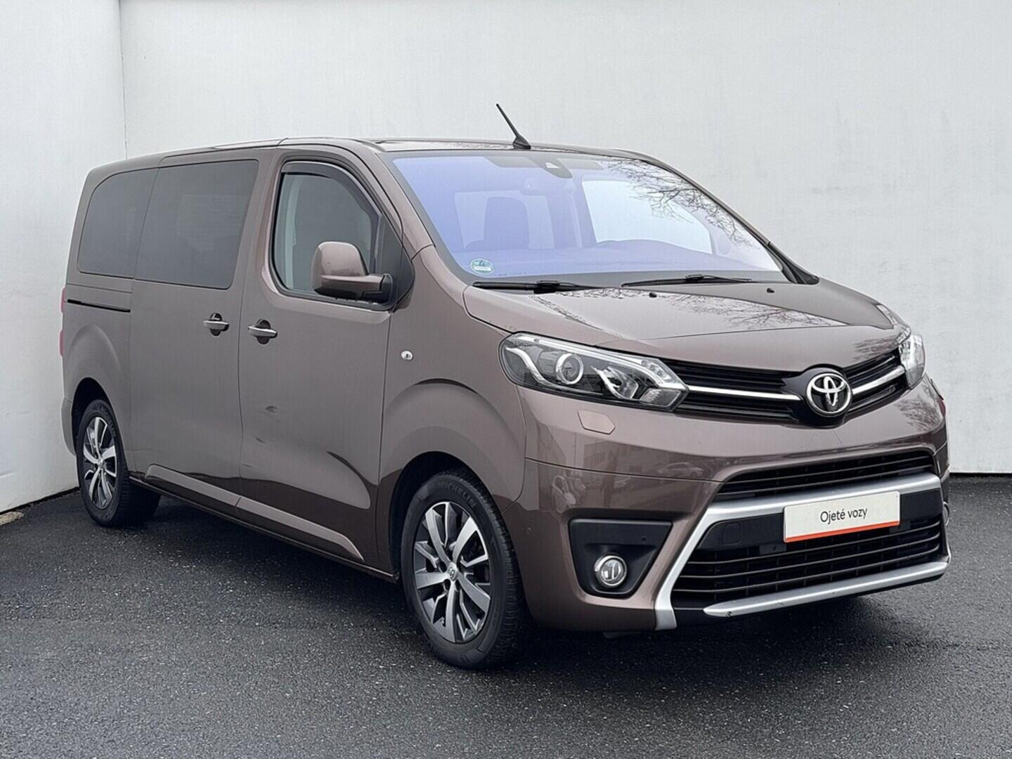 O419V07987_14.webp_PROACE VERSO D4-D Shuttle 2.0 AH01 110 kW manuál