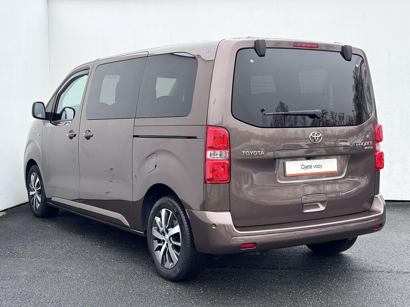 O419V07987_15.webp_PROACE VERSO D4-D Shuttle 2.0 AH01 110 kW manuál