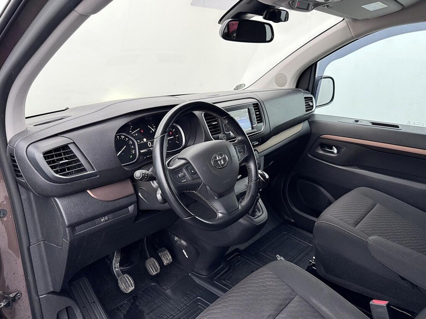 O419V07987_19.webp_PROACE VERSO D4-D Shuttle 2.0 AH01 110 kW manuál