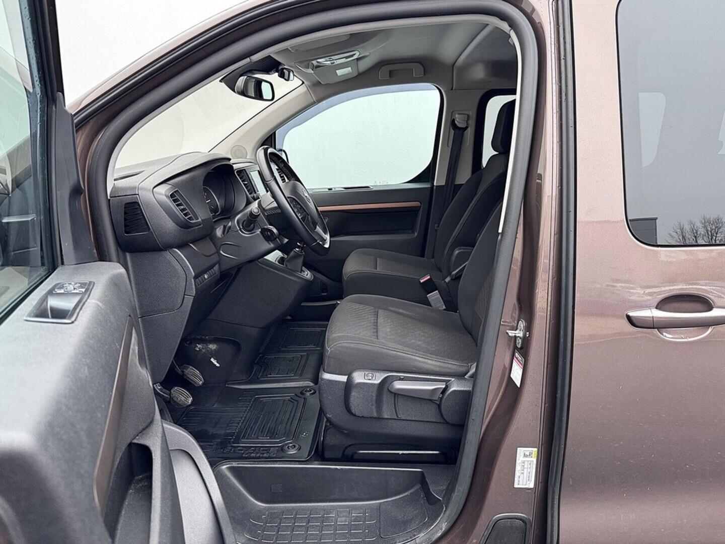 O419V07987_20.webp_PROACE VERSO D4-D Shuttle 2.0 AH01 110 kW manuál