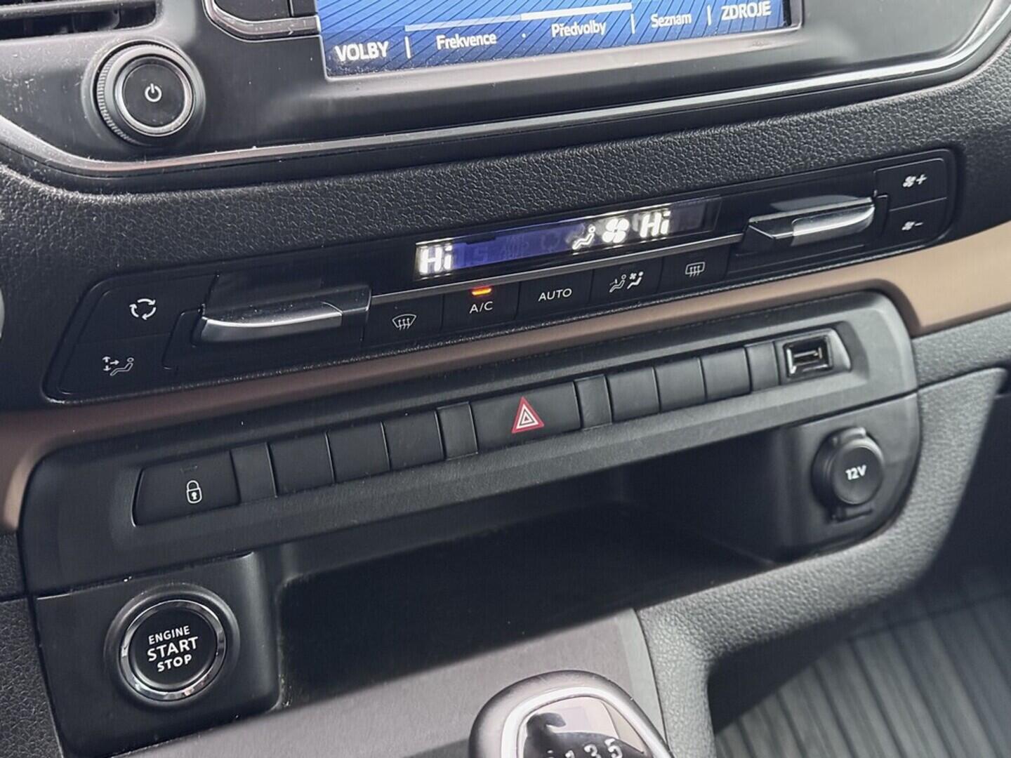 O419V07987_29.webp_PROACE VERSO D4-D Shuttle 2.0 AH01 110 kW manuál