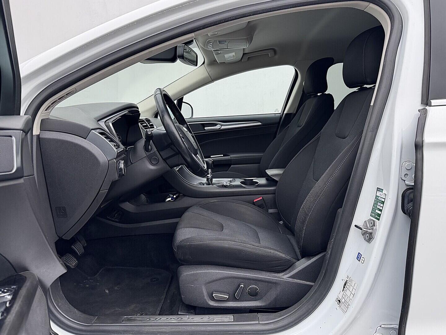 O419V07988_20.webp_MONDEO Titanium 2.0 TDCi 132 kW manuál