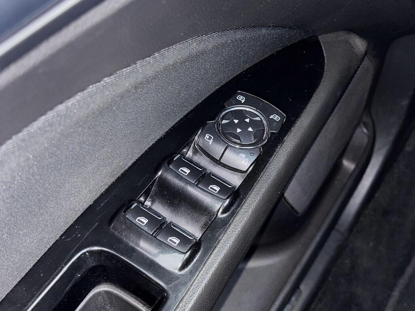 O419V07988_21.webp_MONDEO Titanium 2.0 TDCi 132 kW manuál