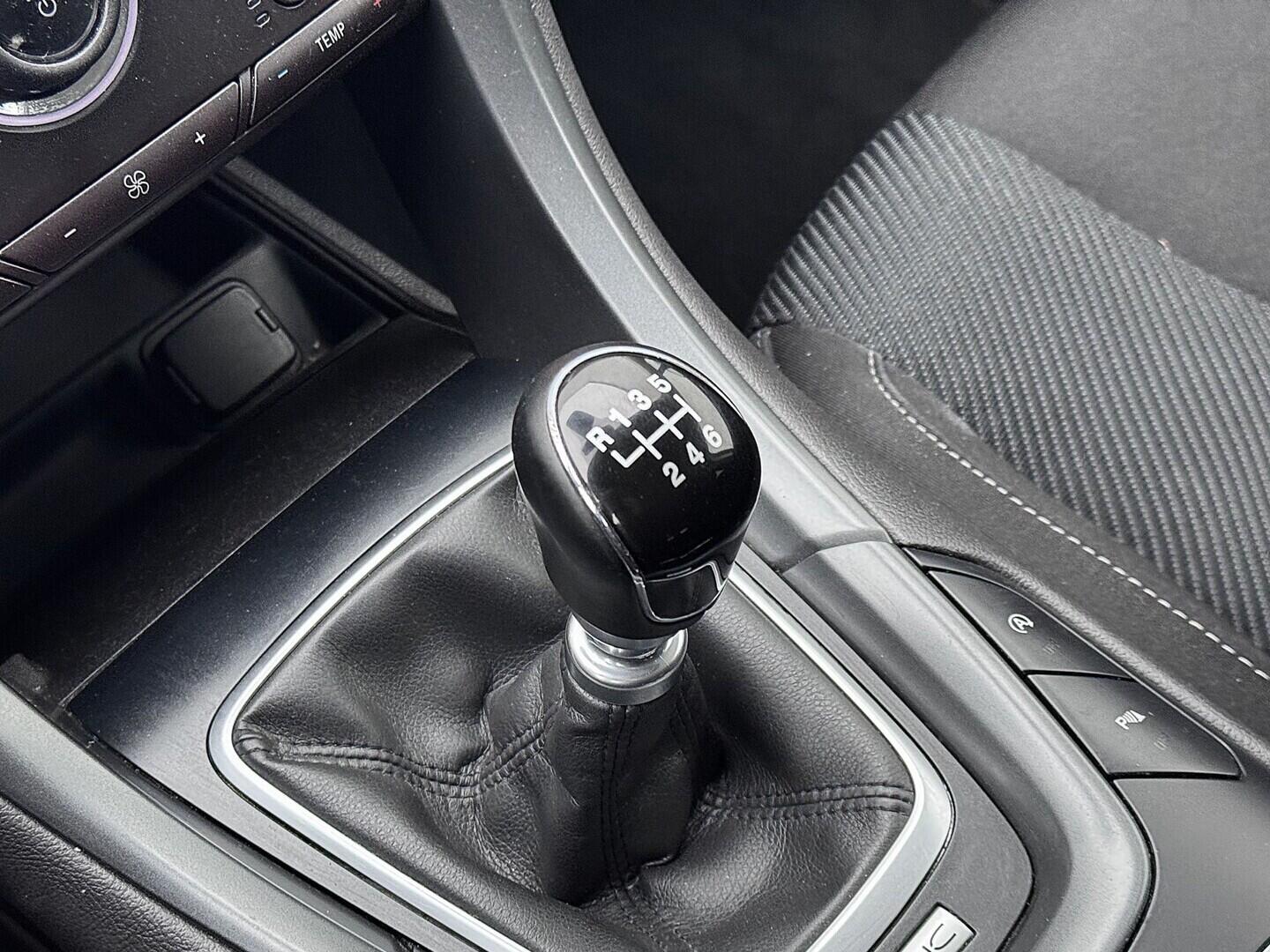 O419V07988_30.webp_MONDEO Titanium 2.0 TDCi 132 kW manuál