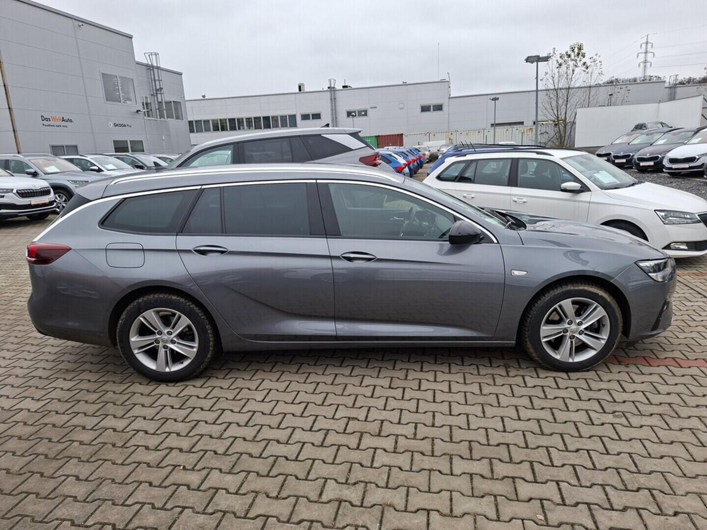 O419V07989_12.webp_INSIGNIA Ultimate 2.0 CDTI 128 kW manuál, DPH