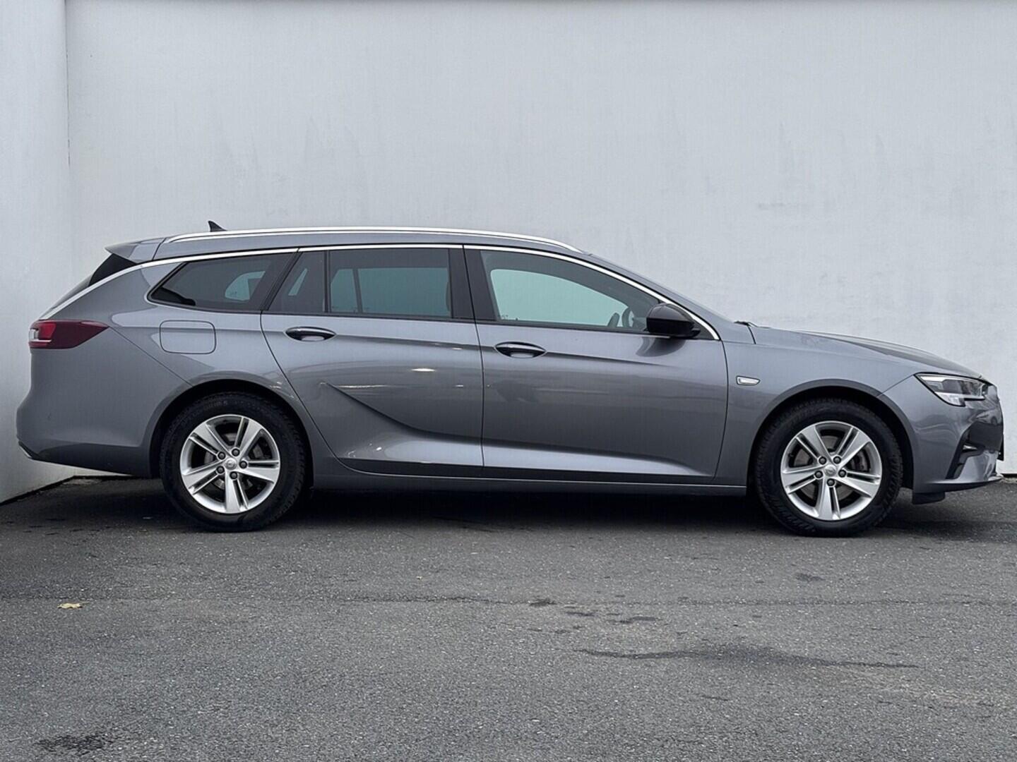 O419V07989_16.webp_INSIGNIA Ultimate 2.0 CDTI 128 kW manuál, DPH