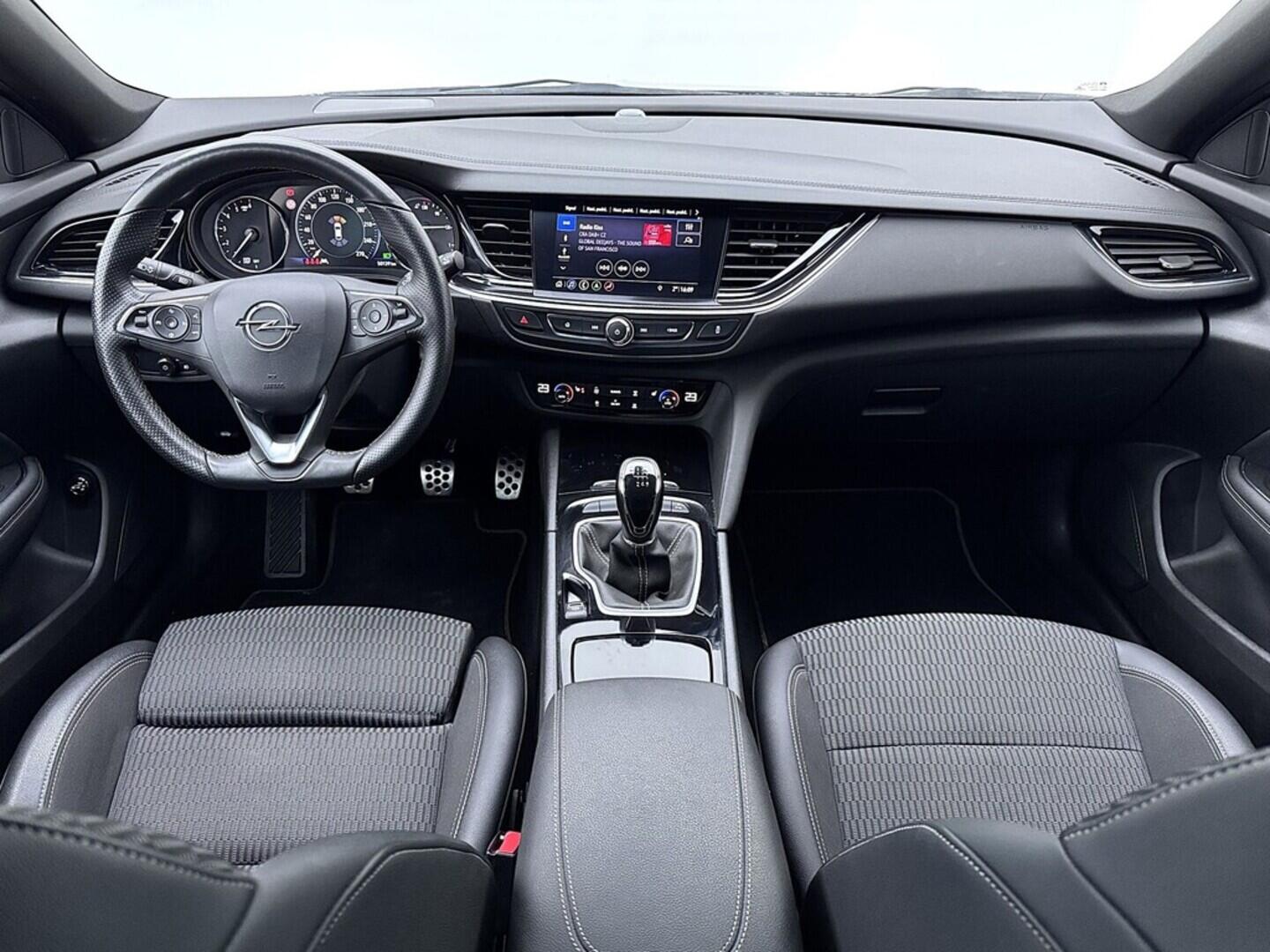 O419V07989_18.webp_INSIGNIA Ultimate 2.0 CDTI 128 kW manuál, DPH