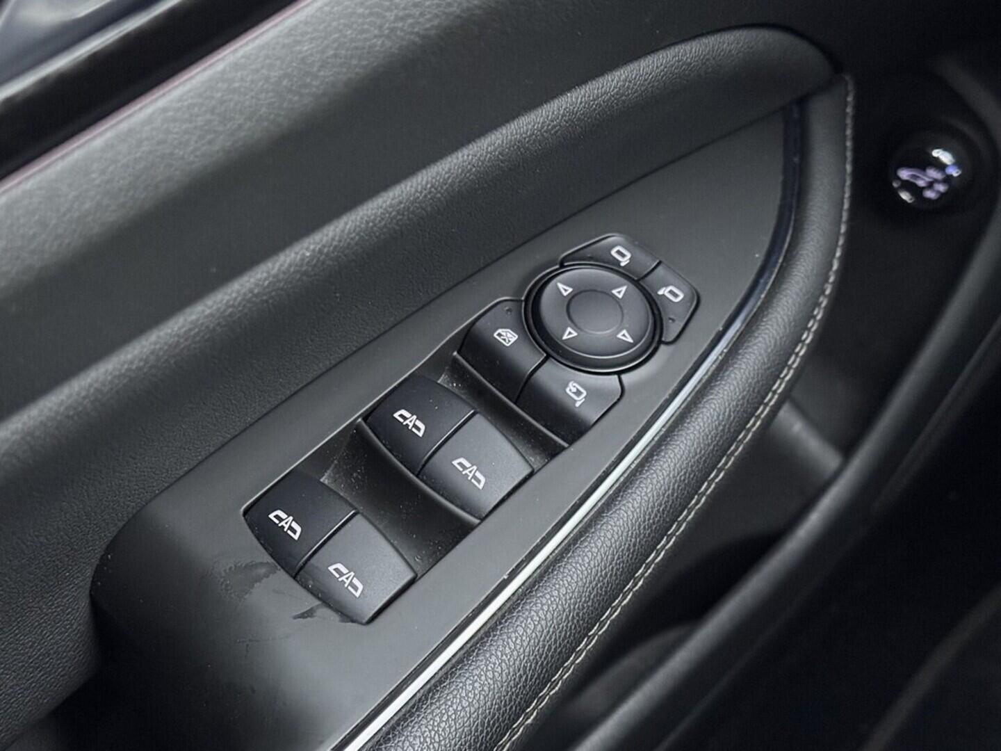 O419V07989_21.webp_INSIGNIA Ultimate 2.0 CDTI 128 kW manuál, DPH