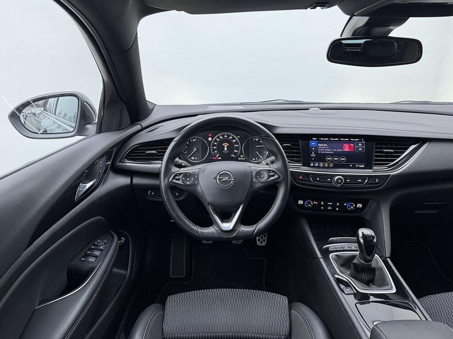 O419V07989_23.webp_INSIGNIA Ultimate 2.0 CDTI 128 kW manuál, DPH