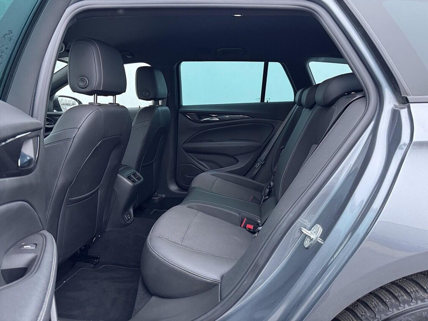 O419V07989_30.webp_INSIGNIA Ultimate 2.0 CDTI 128 kW manuál, DPH