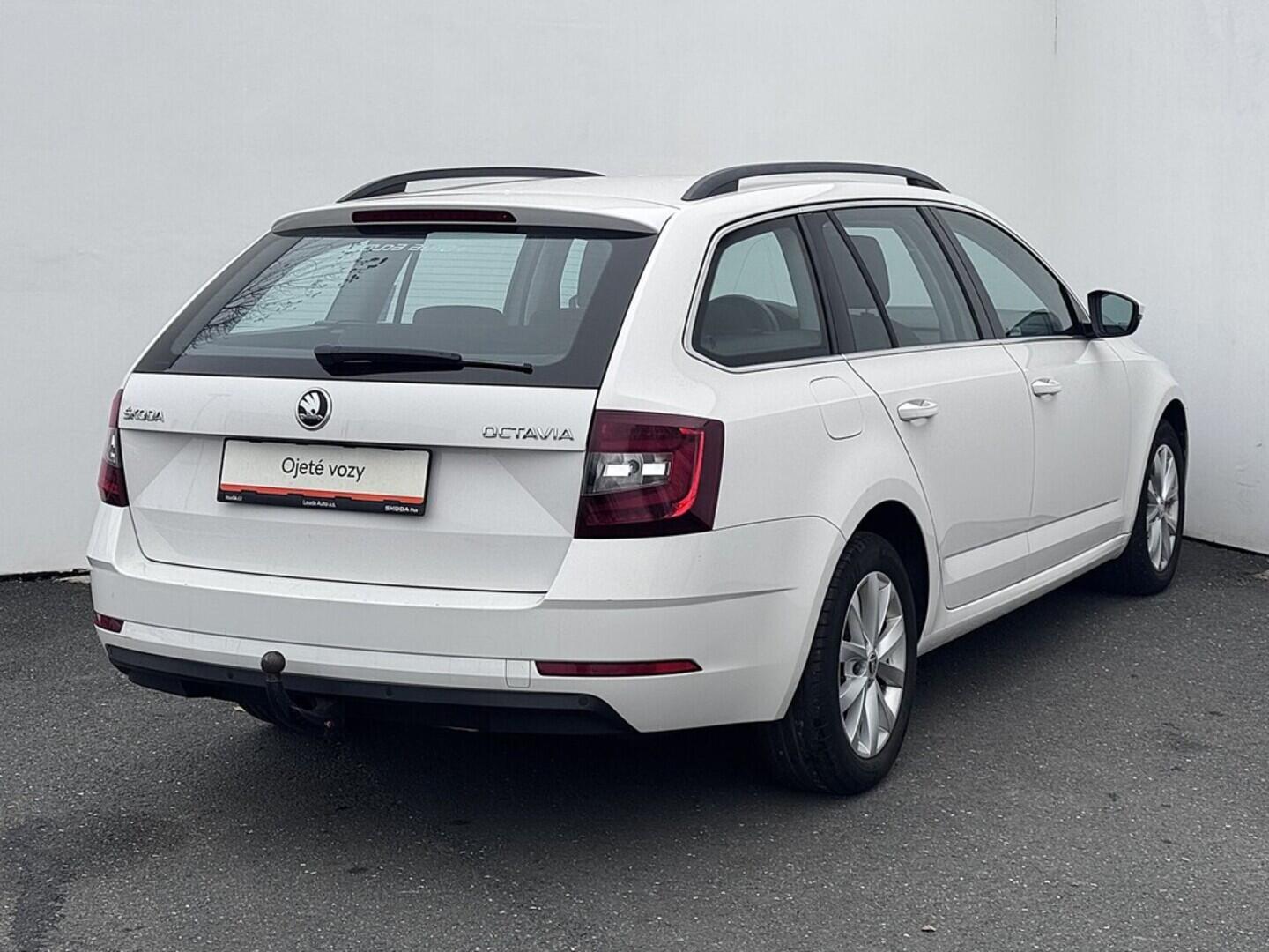 O419V07990_11.webp_OCTAVIA Style 1.6 TDI 81 kW manuál