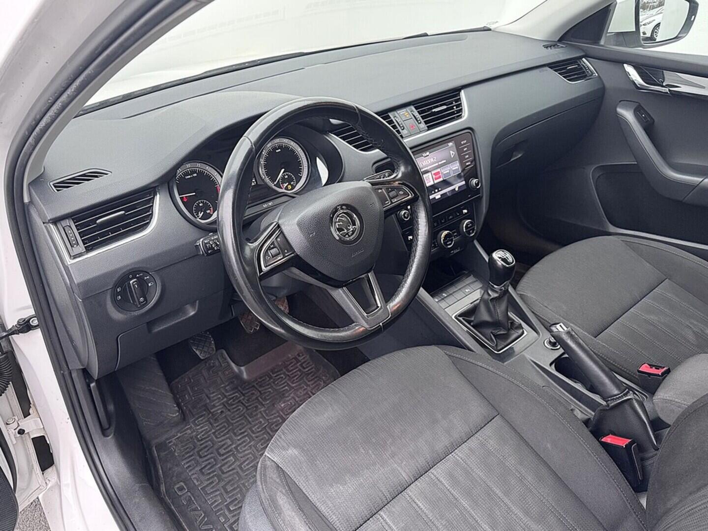 O419V07990_19.webp_OCTAVIA Style 1.6 TDI 81 kW manuál