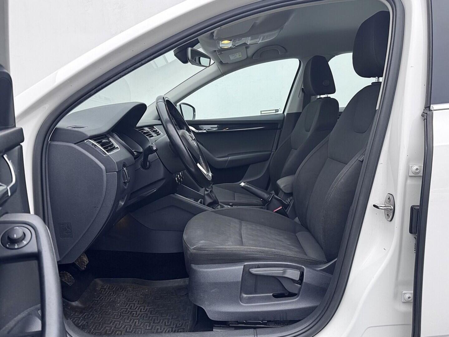 O419V07990_20.webp_OCTAVIA Style 1.6 TDI 81 kW manuál