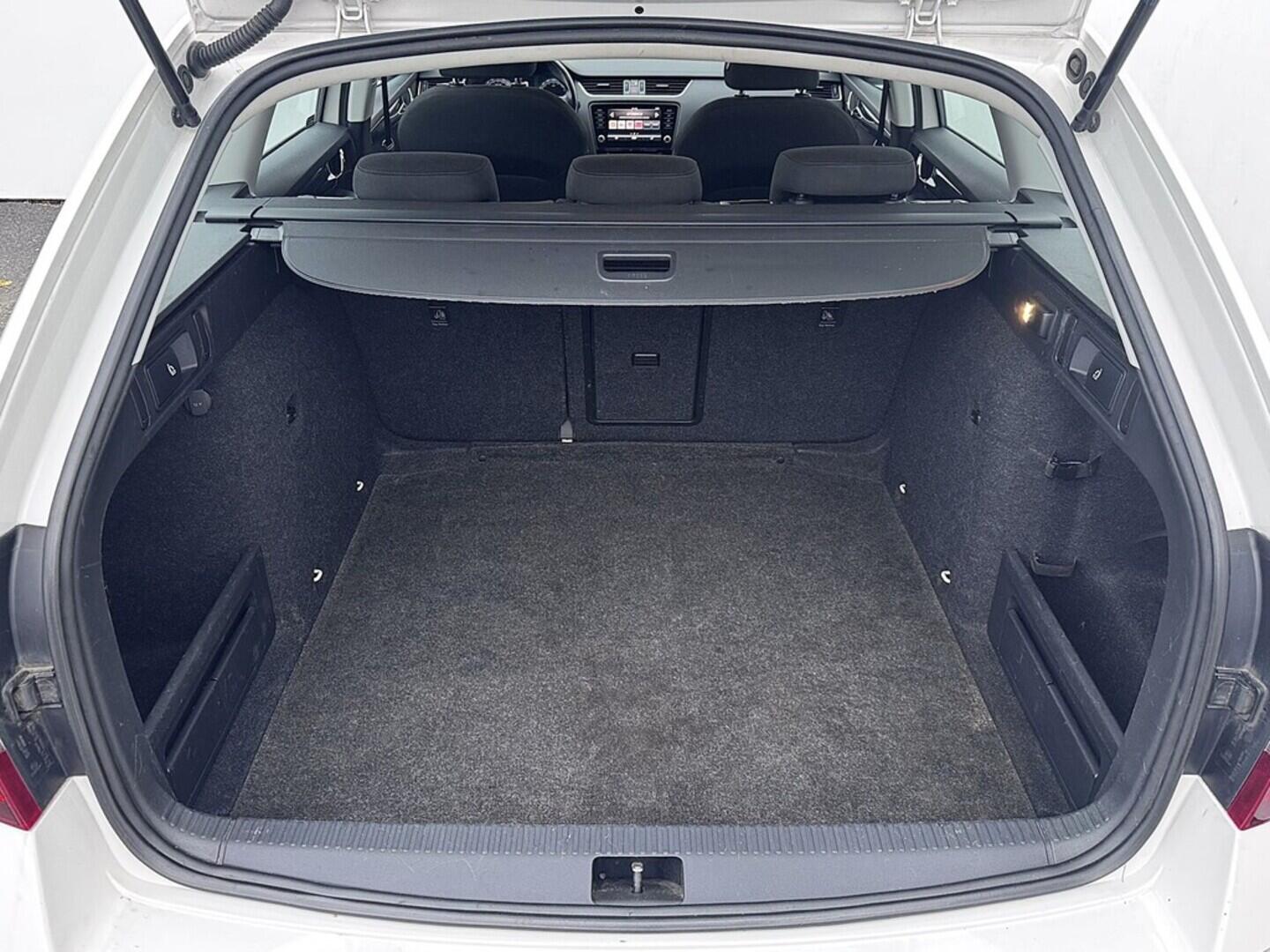 O419V07990_30.webp_OCTAVIA Style 1.6 TDI 81 kW manuál