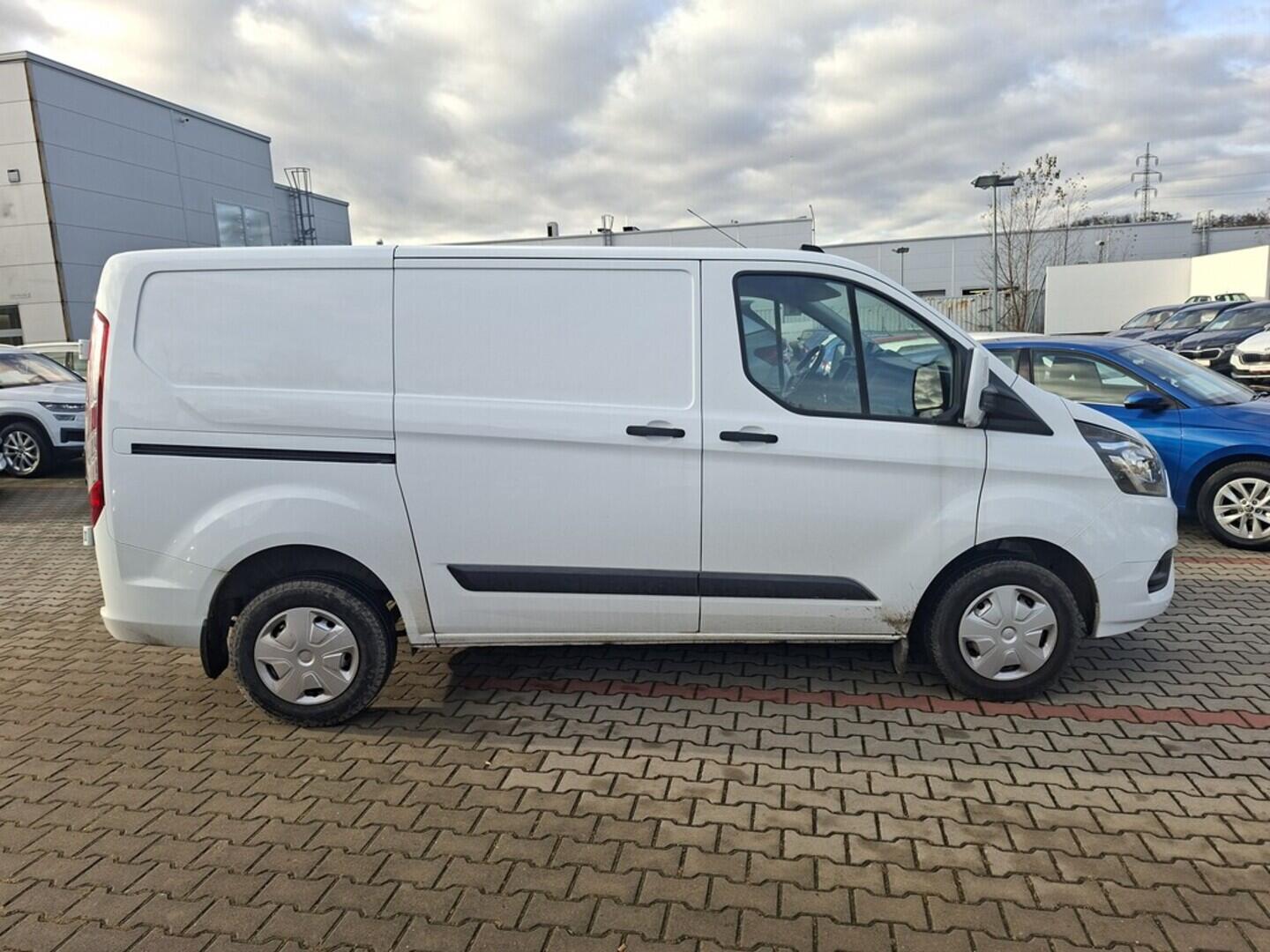 O419V07995_12.webp_TRANSIT CUSTOM Trend 2.0 BJFB 79 kW manuál