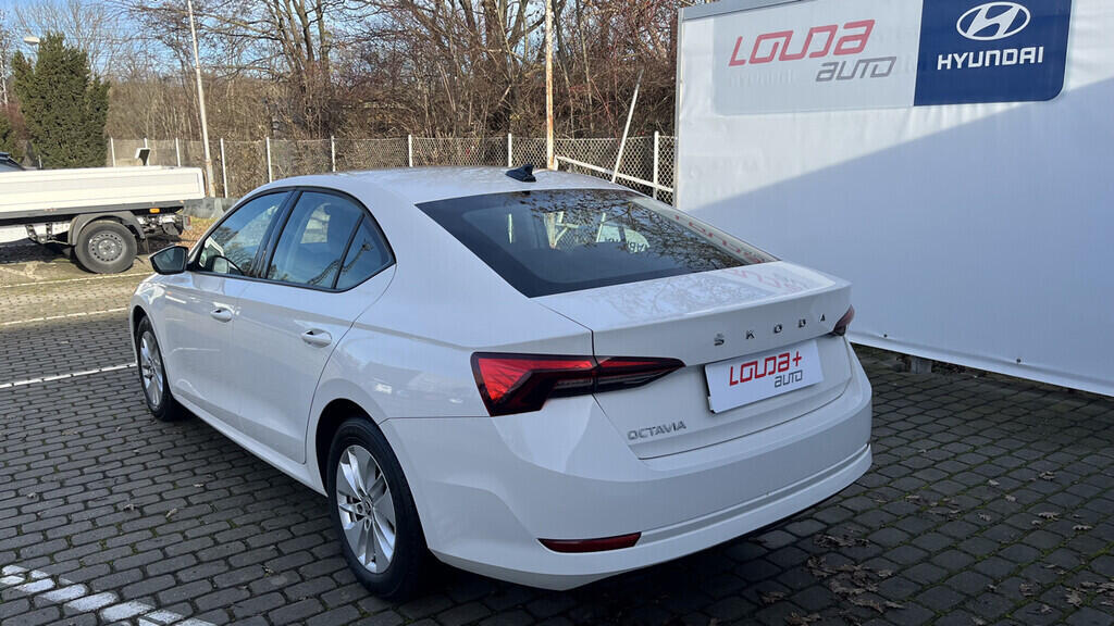 O419V07997_15.webp_OCTAVIA Ambition 2.0 TDI 85 kW manuál, DPH