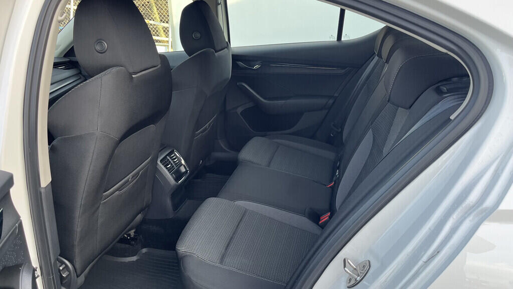 O419V07997_30.webp_OCTAVIA Ambition 2.0 TDI 85 kW manuál, DPH