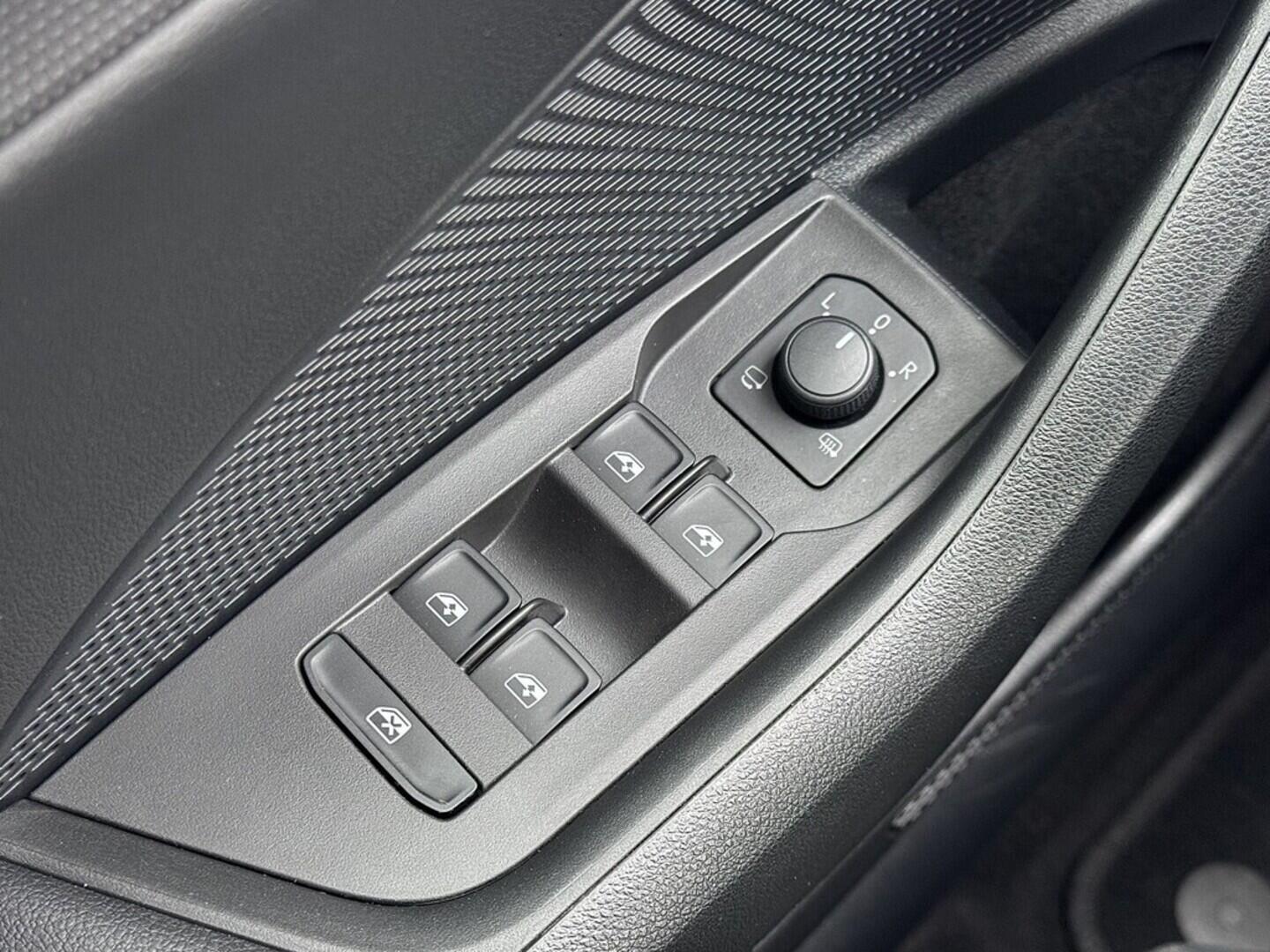 O419V07998_21.webp_OCTAVIA Style 1.5 TSI 110 kW manuál, DPH