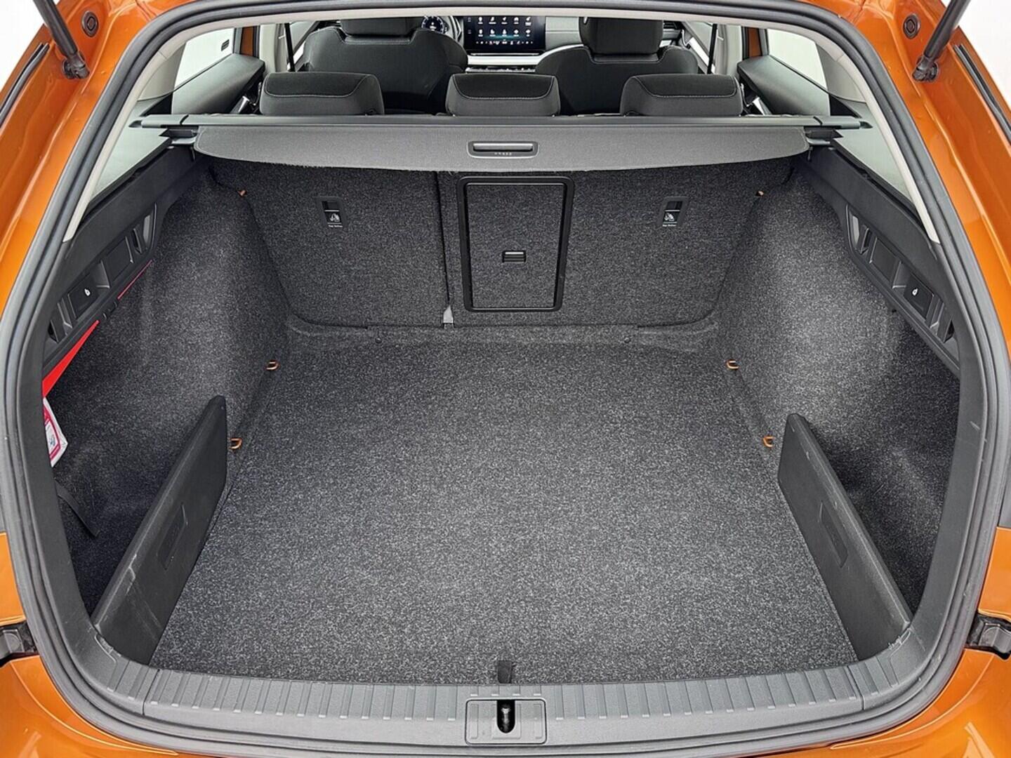 O419V07998_34.webp_OCTAVIA Style 1.5 TSI 110 kW manuál, DPH