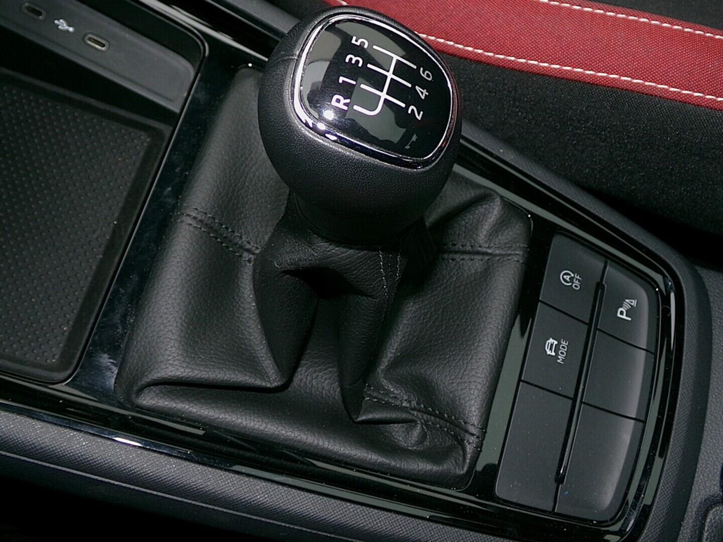 O419V07999_33.webp_SCALA Monte Carlo 1.0 TSI 81 kW manuál, DPH