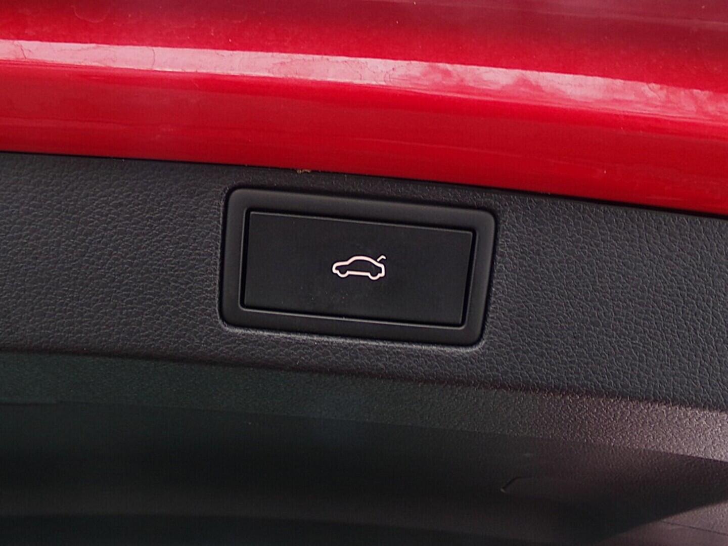 O419V07999_36.webp_SCALA Monte Carlo 1.0 TSI 81 kW manuál, DPH