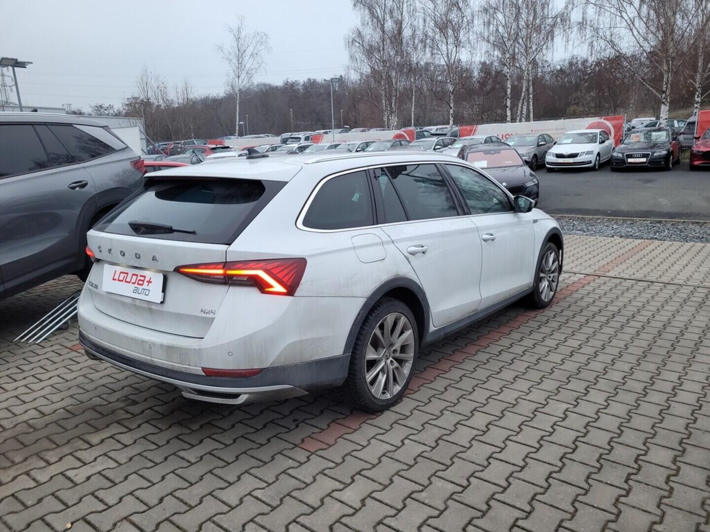 O419V08000_11.webp_OCTAVIA Scout 2.0 TDI 147 kW automat, DPH