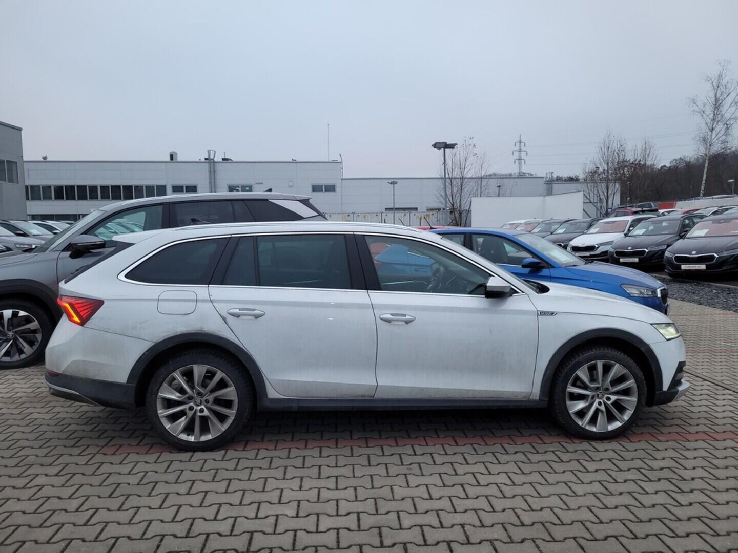 O419V08000_12.webp_OCTAVIA Scout 2.0 TDI 147 kW automat, DPH