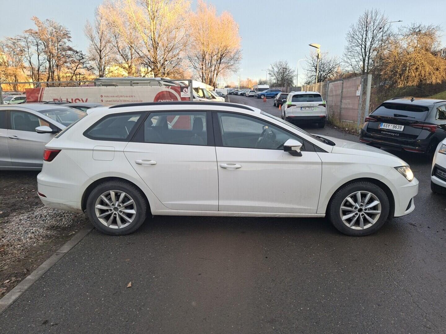 O419V08001_12.webp_LEON ST Reference 1.2 TSI 63 kW manuál