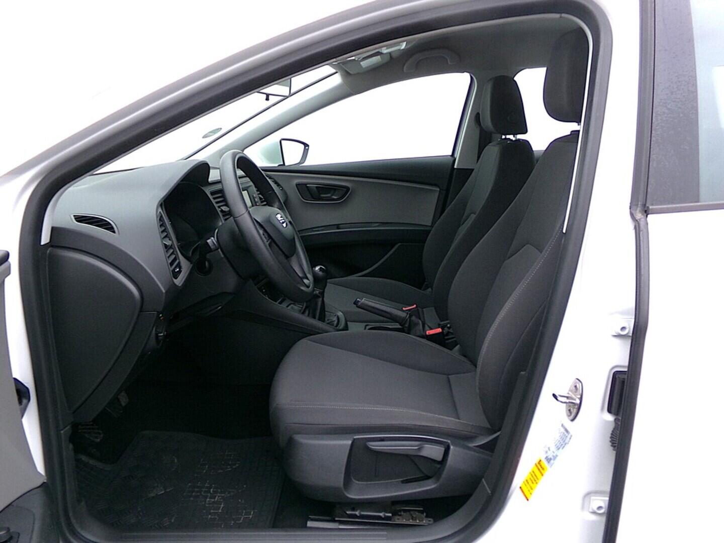 O419V08001_20.webp_LEON ST Reference 1.2 TSI 63 kW manuál