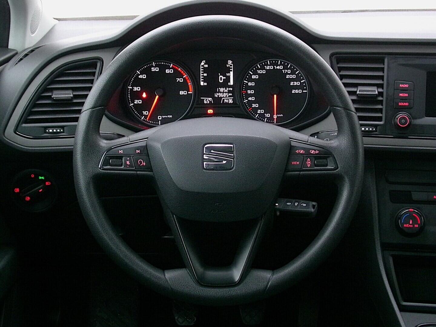 O419V08001_23.webp_LEON ST Reference 1.2 TSI 63 kW manuál