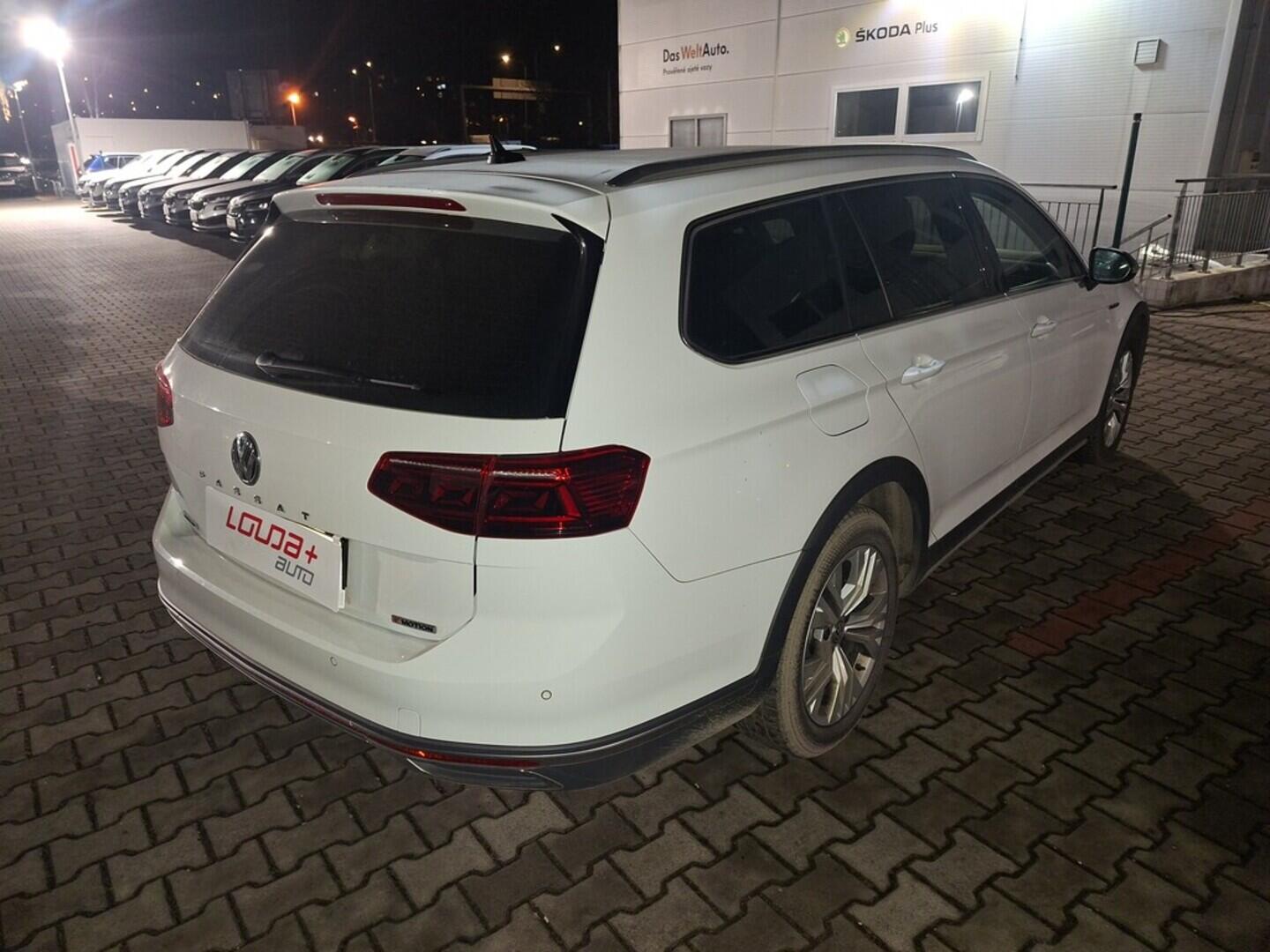 O419V08002_11.webp_PASSAT Alltrack 2.0 TDI 140 kW automat, DPH